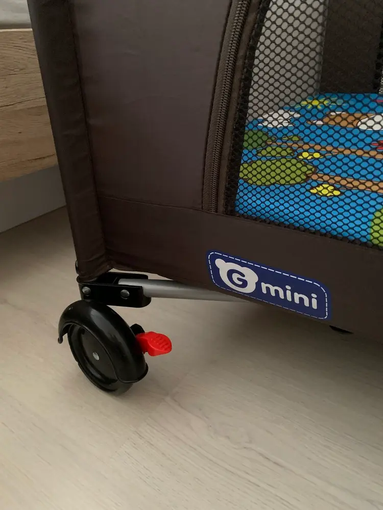 Cestovní postýlka