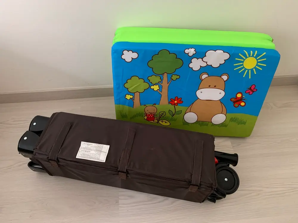 thule-sportovni-kocarek-v-akci Cestovní postýlka